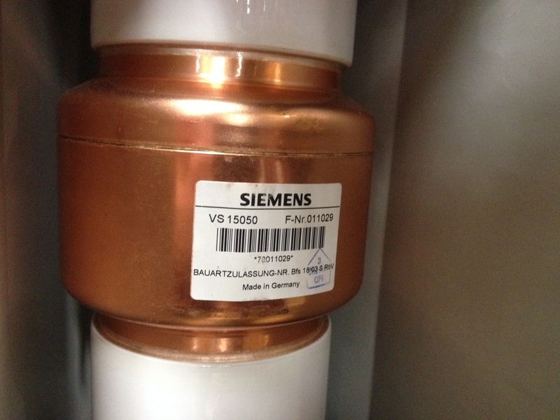 3000 Amps, Siemens, -5-gmi-350-3000-78, 100-140 VDC, w/outdoor walk-in gear - Image 3