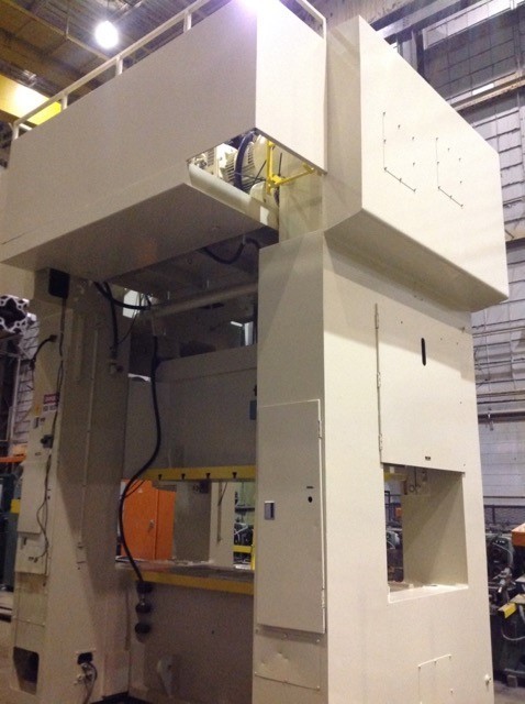 220 Ton, Komatsu #E2T-200N, Eccentric Gear 2 Pt Stainless Steel Press, 15" stroke, 17.72" die height, air - Image 4