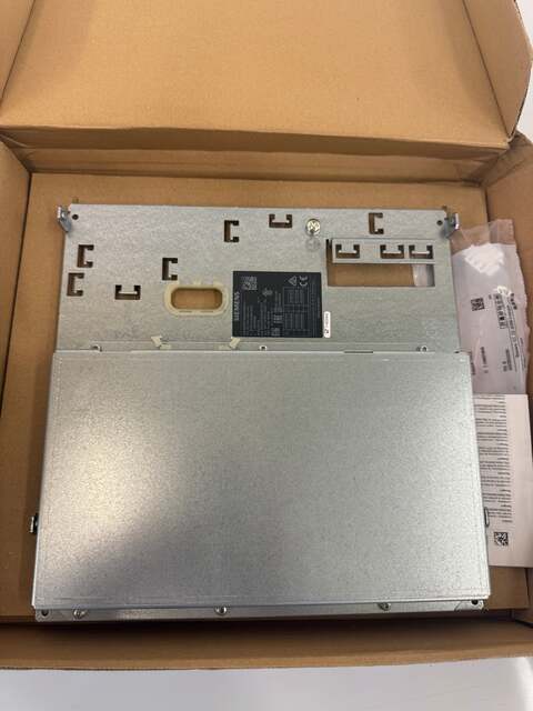Siemens 6FC5312-0DA00-0AA2 HMI - Image 4