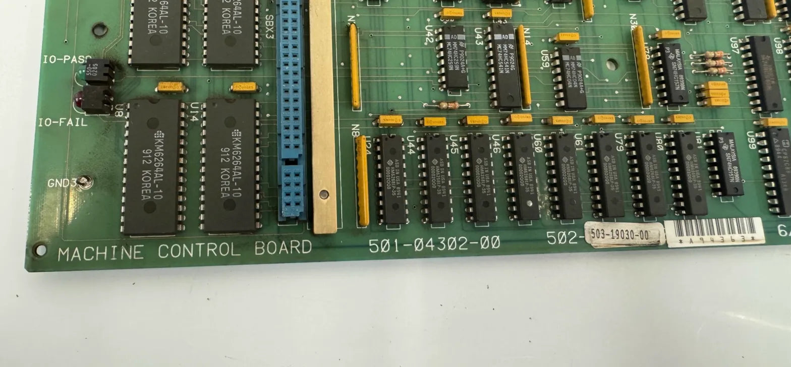 Giddings & Lewis Machine Control Board 501-04302-00 - Image 3