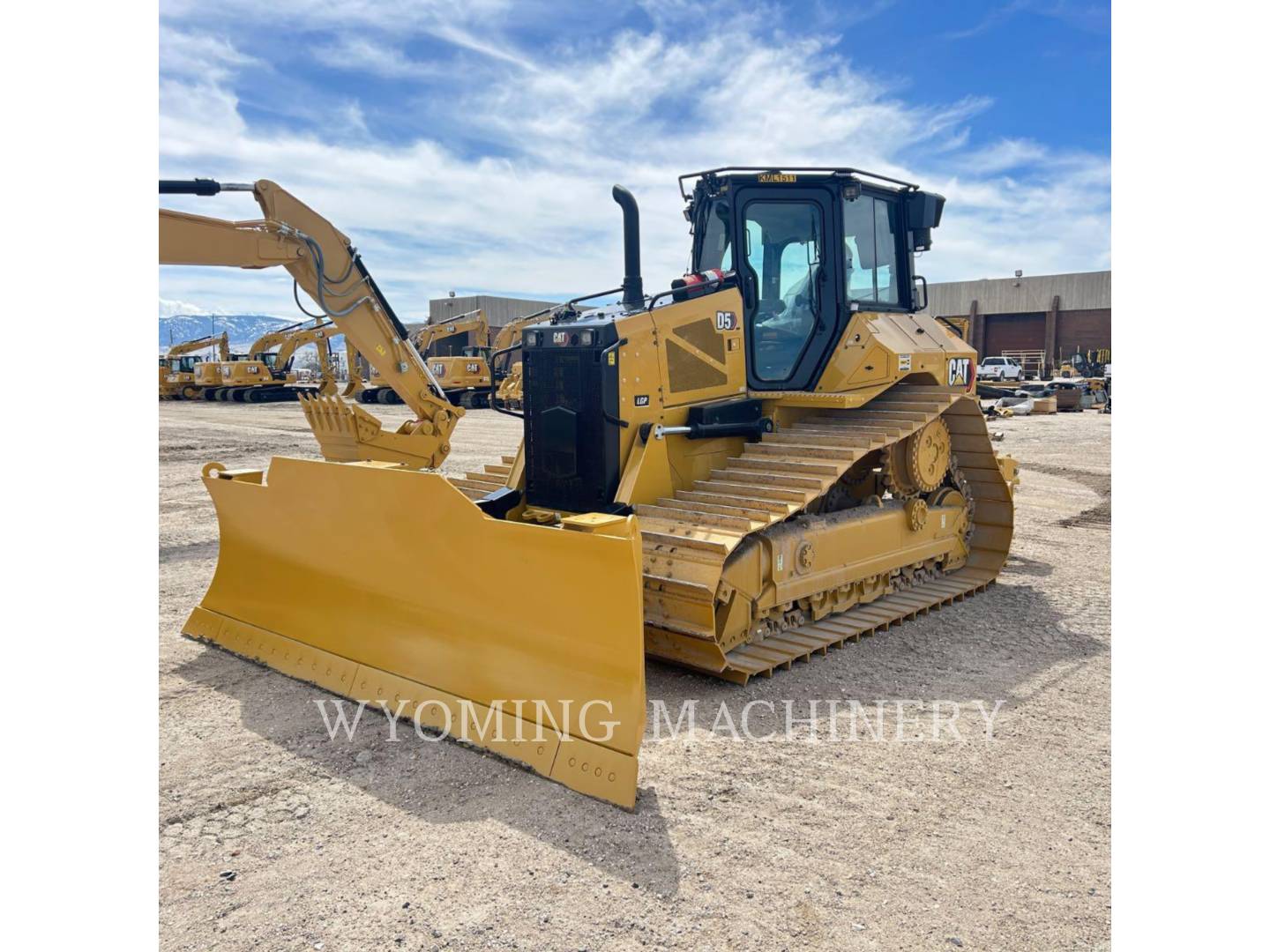 Caterpillar D5 LGP, 26 hours, S/N: KML01511, 2025 - Image 1