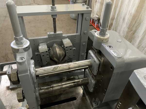 8 Stand, Yoder #M2, rollformer, 2" shaft diameter, 15" nominal roll space, coolant base, controls, 20 HP - Image 8