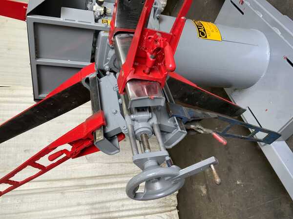 3000 lb. CWP #2.5RD, double end coil reel, 12" width, 72" outside dimensions, 15.5"-20.5" ID, 200 FPM, R to L - Image 2