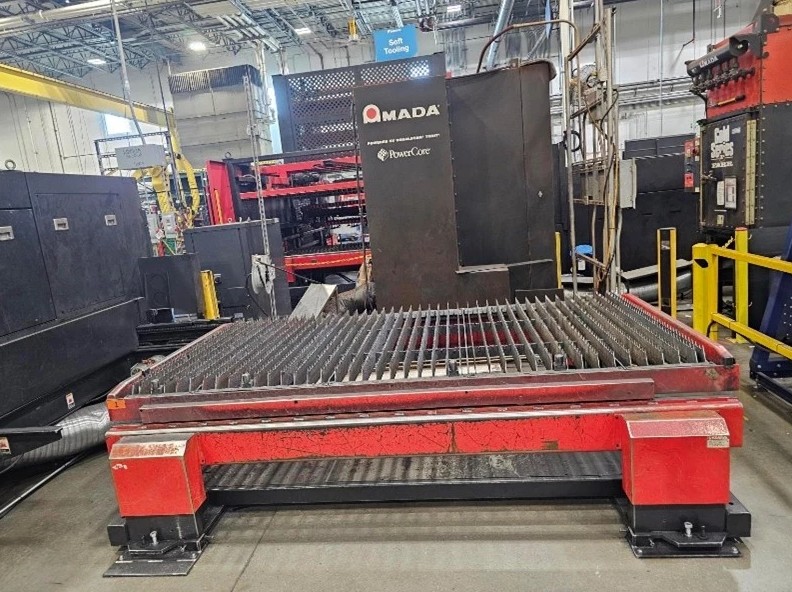 Amada #LCG-3015AJ, CNC fiber laser, 2000 watt, 5' x10'sheet, 121" X, 61" Y, 3.93" Z, NT Control, chiller - Image 2