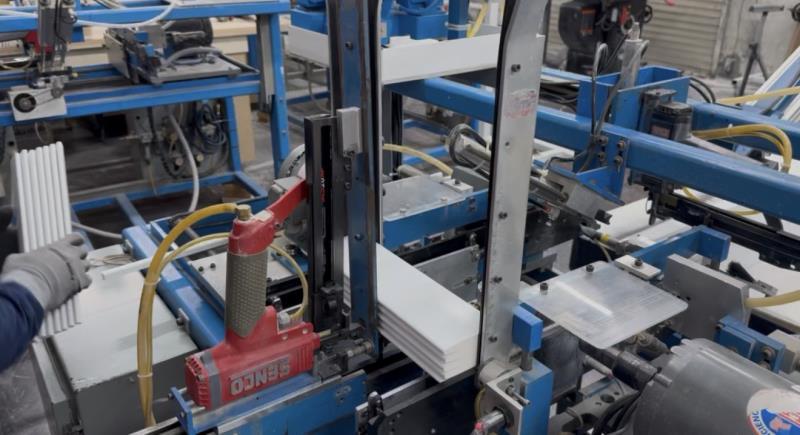 Giddings & Lewis Technologies #LPS-36, Louver Production Machine w/ Custom Jig, 2-1/2" to 4-1/2" louver - Image 4