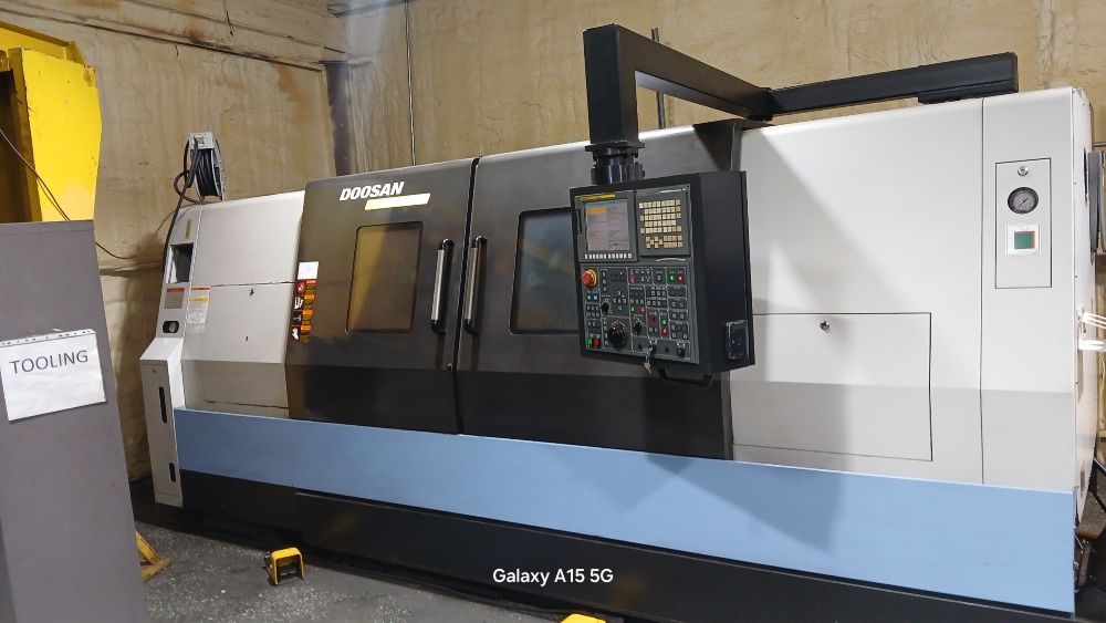Daewoo Doosan #Puma-400LC, 30.3" swing, 6.5" bar, 21" chuck, with SMW hydraulic steady rest, 2012 - Image 1