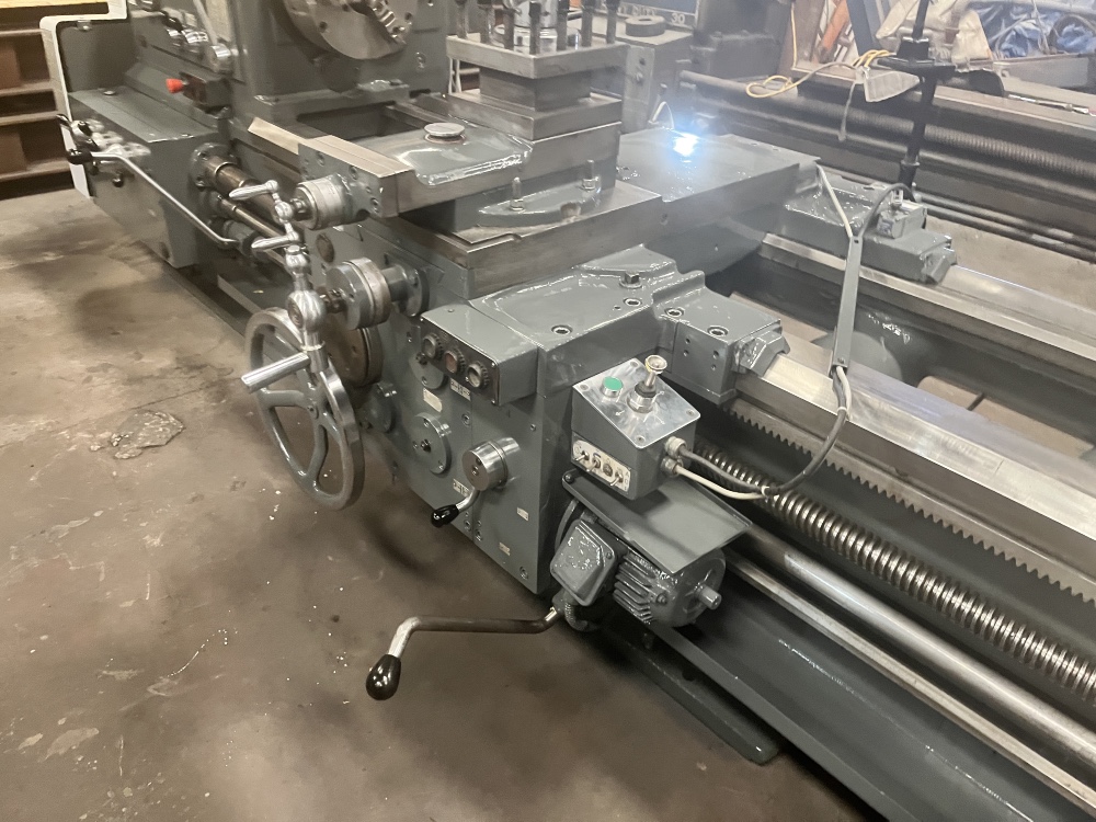 27.5" x 118" Ryazan #1M63N, engine lathe, 3-jaw 12" chuck, rapid traverse, power compound, 1991 - Image 5
