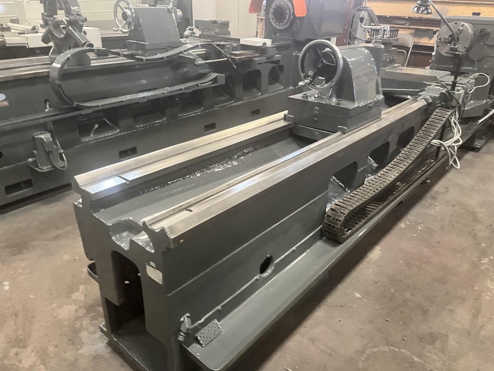 27.5" x 118" Ryazan #1M63N, engine lathe, 3-jaw 12" chuck, rapid traverse, power compound, 1991 - Image 8