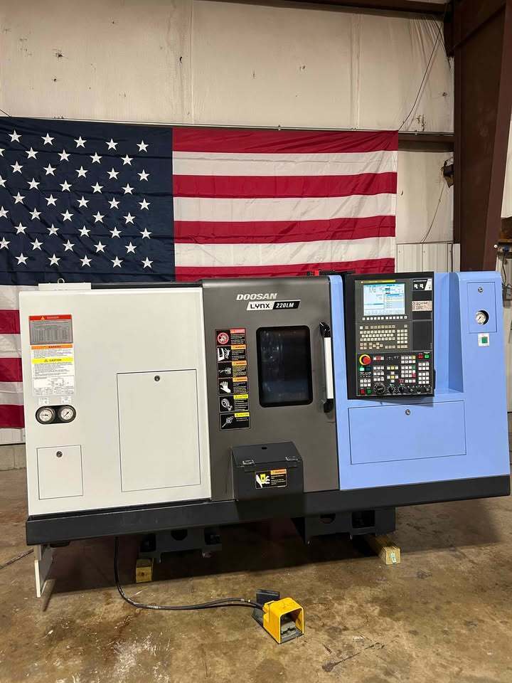 Daewoo Doosan #Lynx-220LMA, CNC Lathe, 3-Axis, 20.1" Swing, 20.1" Machining length, 6" Chuck, 2" Bar, 9.84" - Image 1