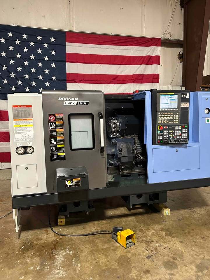 Daewoo Doosan #Lynx-220LMA, CNC Lathe, 3-Axis, 20.1" Swing, 20.1" Machining length, 6" Chuck, 2" Bar, 9.84" - Image 4