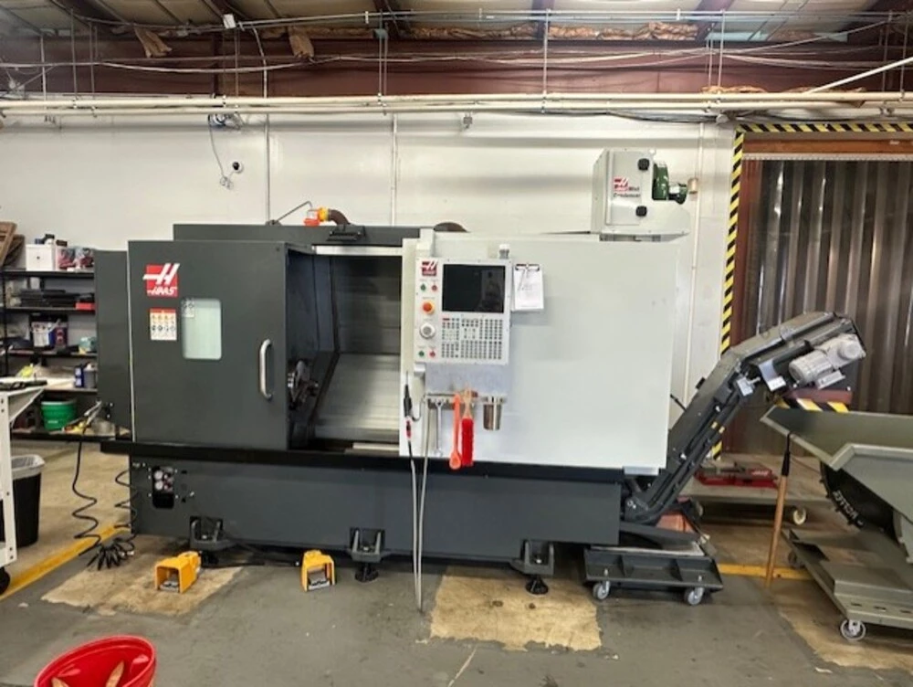 Haas #ST-35, CNC Lathe, 2-Axis, 31.8" Swing, 26" Machining length, 12" Chuck, 4" Bar, 21" Turning diameter - Image 1