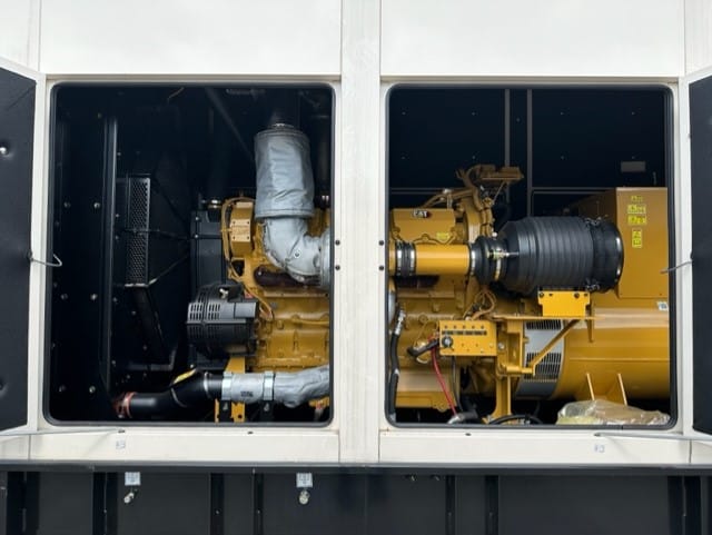 1000 KW Caterpillar #D1000GC, diesel generator set, 277/480 Volts, 3-phase, 1474 HP @ 1800 RPM, C32B engine - Image 5