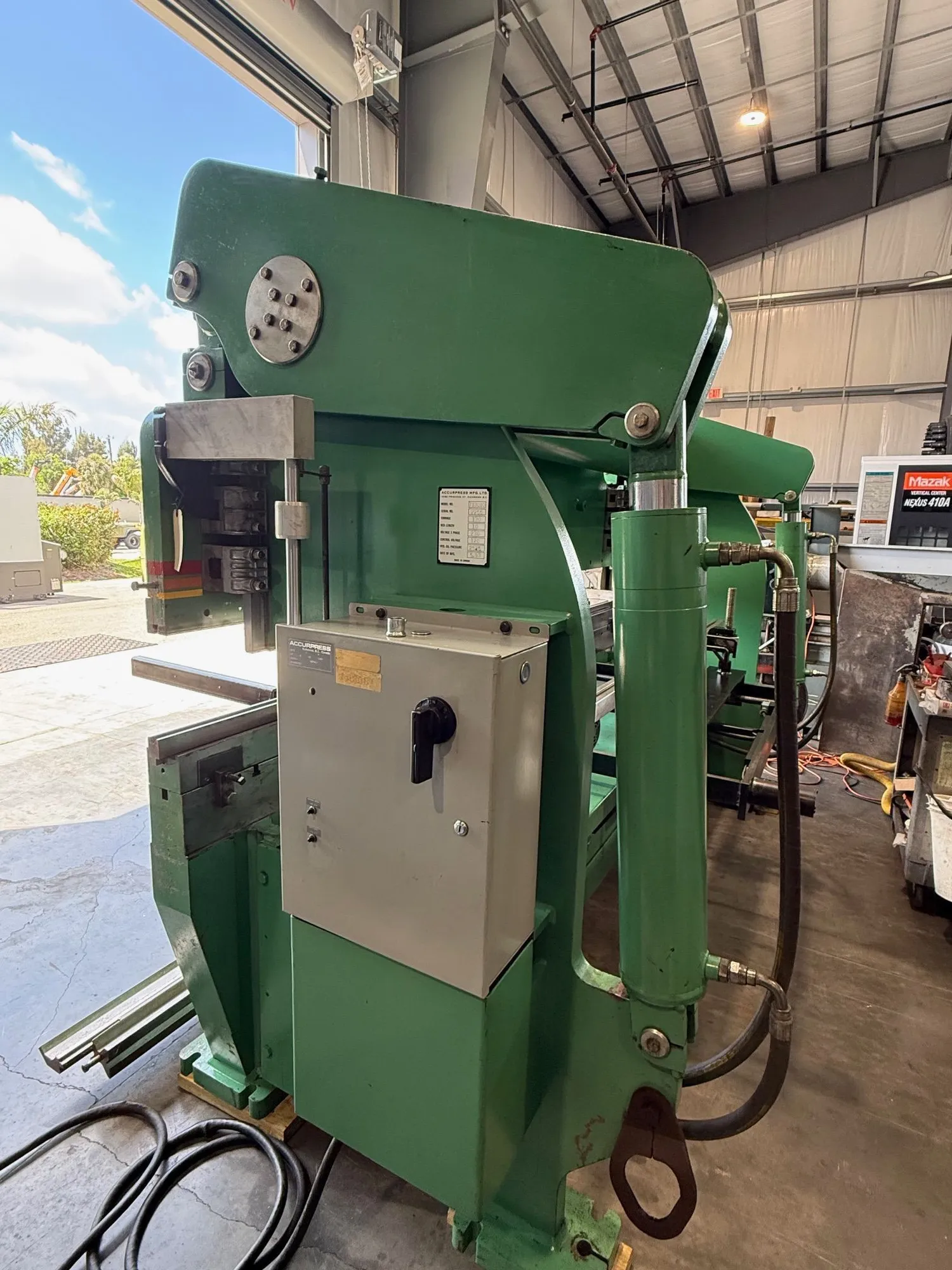 130 Ton, Accurpress #713010, hydraulic press brake, 10' overall, 100" between housing, 8" stroke, 10" throat - Image 8