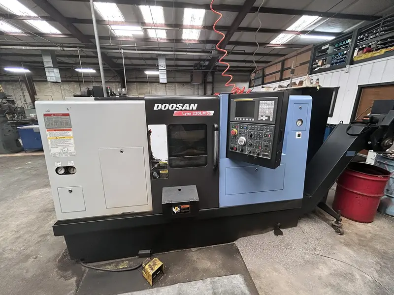 Daewoo Doosan #Lynx-220LMA, CNC lathe, 20" swing, 6.5" bar, 2" bar, 20" centers, 12 turret, 6000 RPM - Image 1