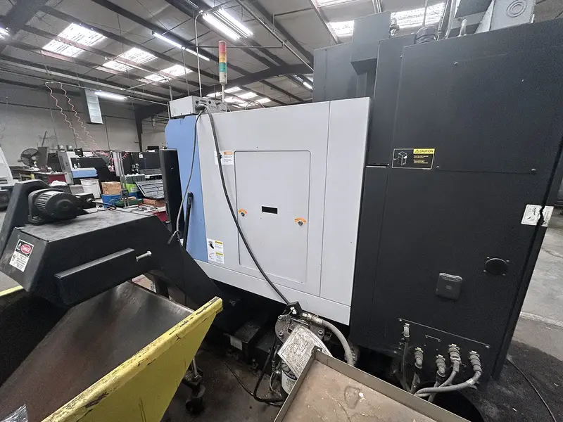 Daewoo Doosan #DNM-400, CNC vertical machining center, 30 automatic tool changer, 30" X, 17.8" Y, 20.1" Z - Image 3