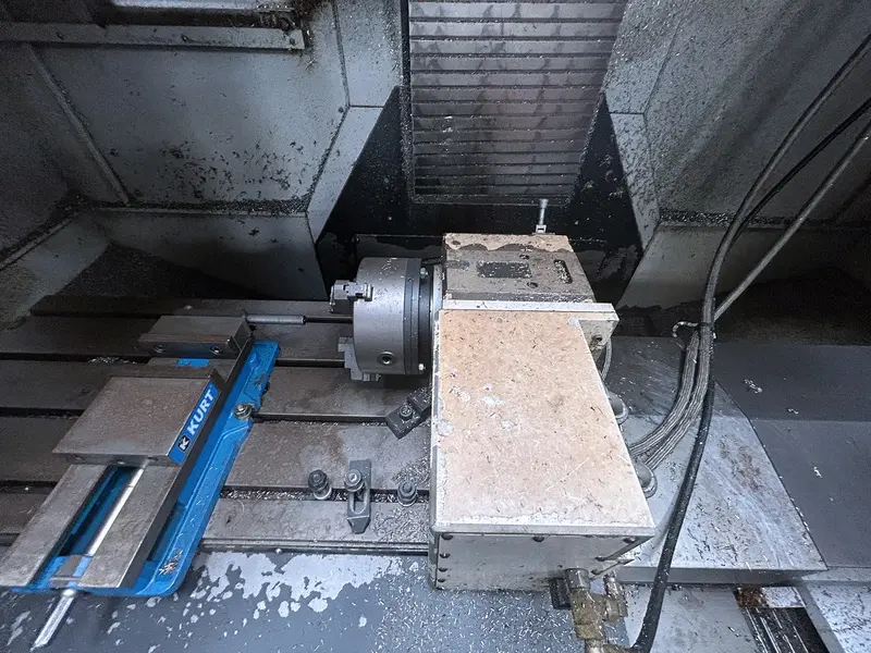 Daewoo Doosan #MV-4020L, CNC vertical machining center, 30 automatic tool changer, 40.2" X, 20.1" Y, 24.6" Z - Image 4