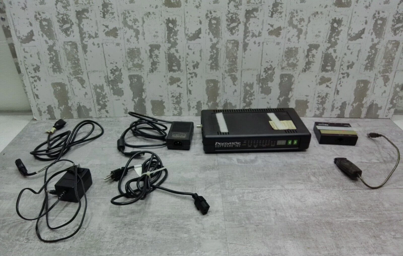 Digi Predator Portserver/16 Port Terminal Server W/ Allis-Chalmers Adapter, 50000260 Network - Image 1