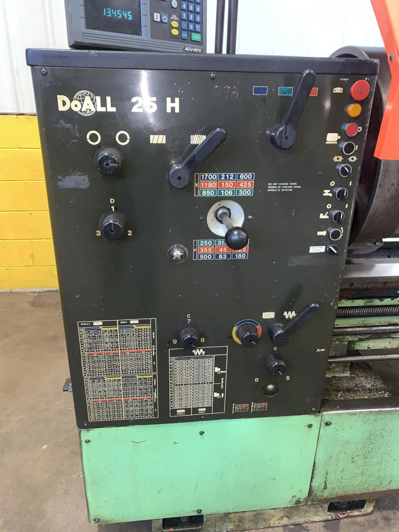 25" x 120" DoAll Romi #25H, Engine Lathe, 4.125" Hole diameter, 6" Steady rest, 15 HP, 1700 RPM - Image 8