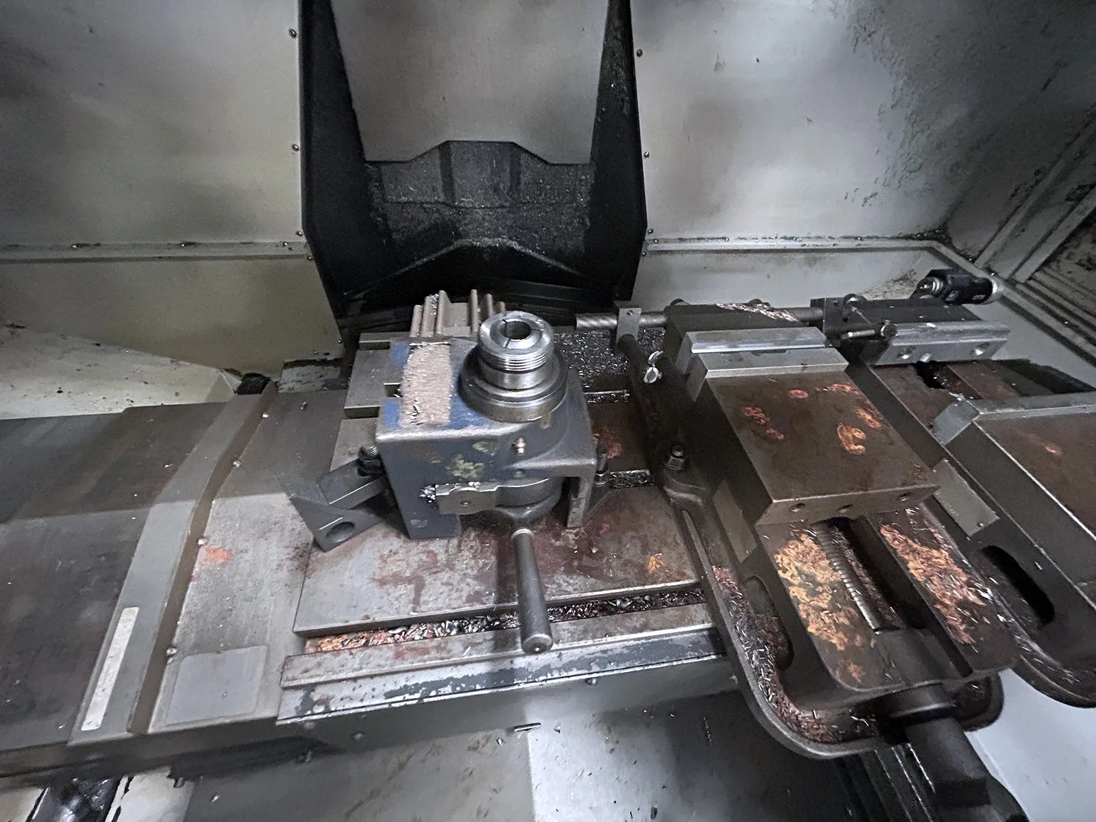 Daewoo Doosan #DNM-400, CNC vertical machining center, 30 automatic tool changer, 30" X, 17.8" Y, 20.1" Z - Image 6