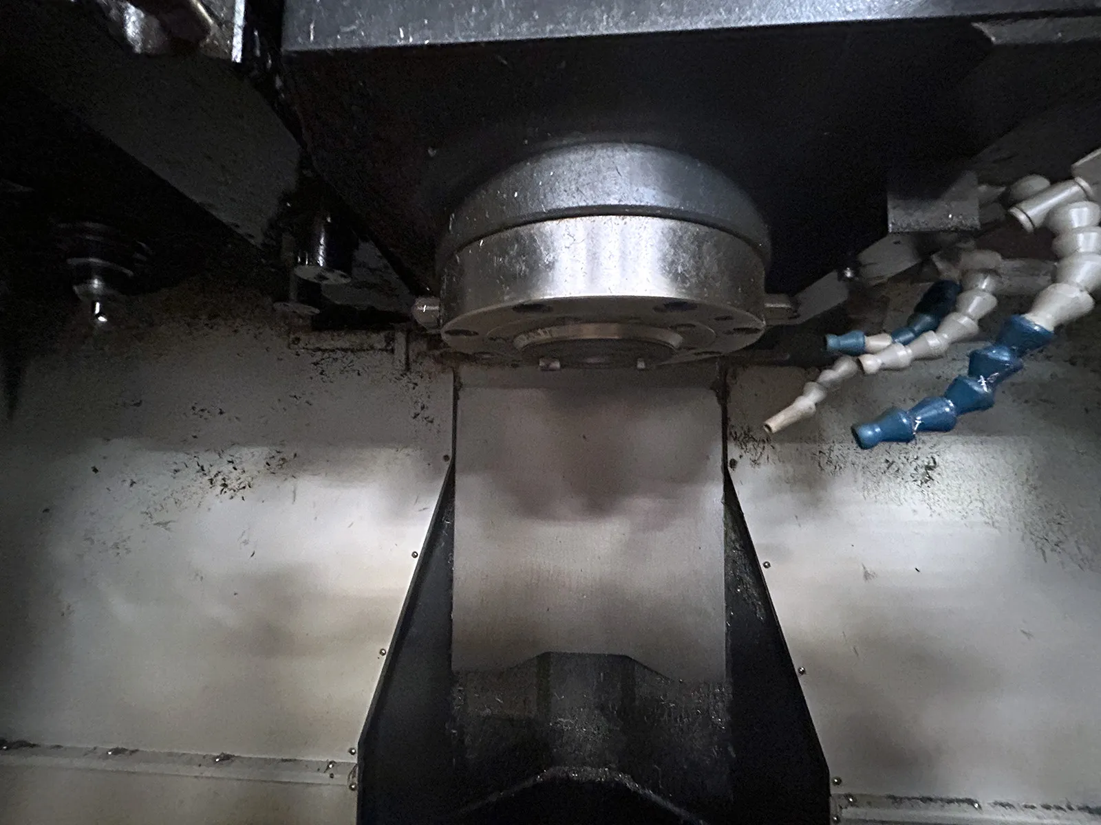 Daewoo Doosan #DNM-400, CNC vertical machining center, 30 automatic tool changer, 30" X, 17.8" Y, 20.1" Z - Image 8