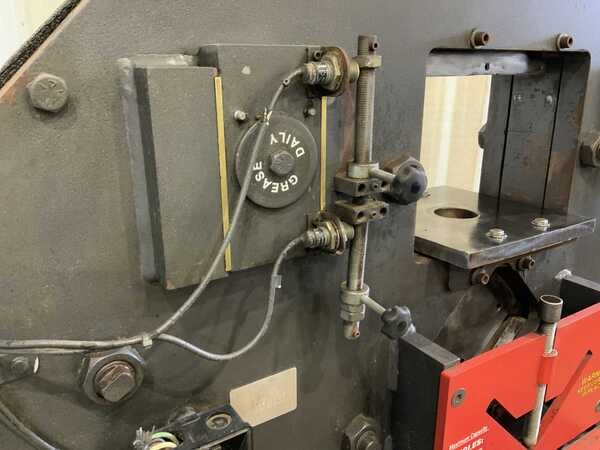 6" x 6" x 1/2" Edwards #120, hydraulic ironworker, 120 ton, 10 HP, 30 SPM, electric foot trip - Image 8