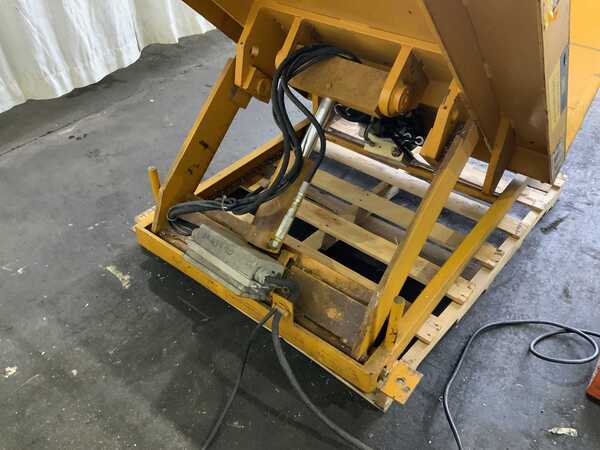 Bishamon, 2000 lb. 47-1/2" x 42" hydraulic tilting table, dual foot pedals, 1 HP, 110 V. - Image 5