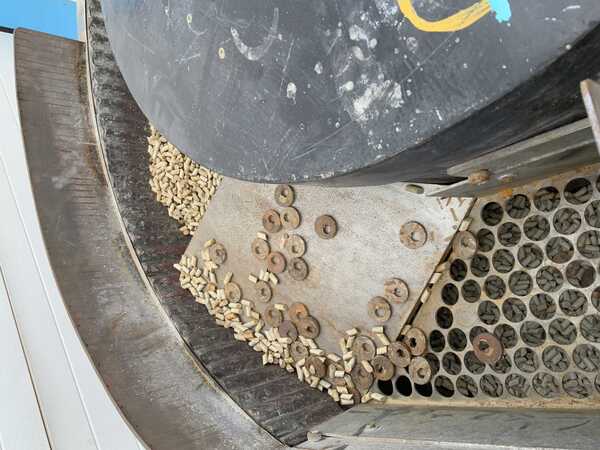 Roto-Finish #12, 12 cu.ft. vibratory bowl, 54" bowl diameter, polyurethane lined, drain, controls, 7.5 HP - Image 5