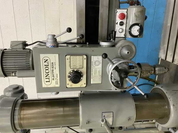 3' -8.25" Lincoln #820A, radial arm drill, 25" x 38" base, power arm elevation, manual head clamping, 2 HP - Image 3