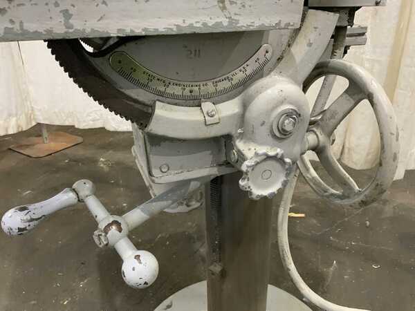 20" State Grinders #D20, pedestal disc sander, 27" x 10-1/2" tilting work table, forward & reverse spindle - Image 4