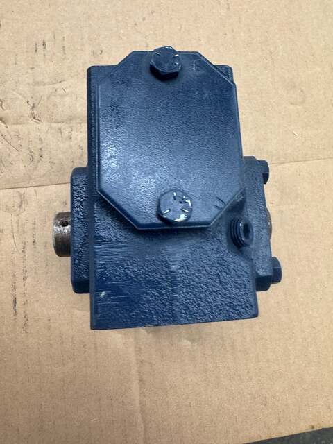 Grove Gear Worm Gear Reducer HMQ213-1 - Image 3