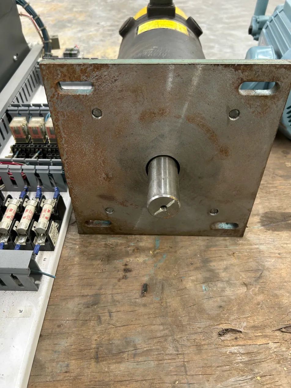 1200 RPM Fanuc DC Servo Motor A06B-0653-B005 - Variable - Image 2