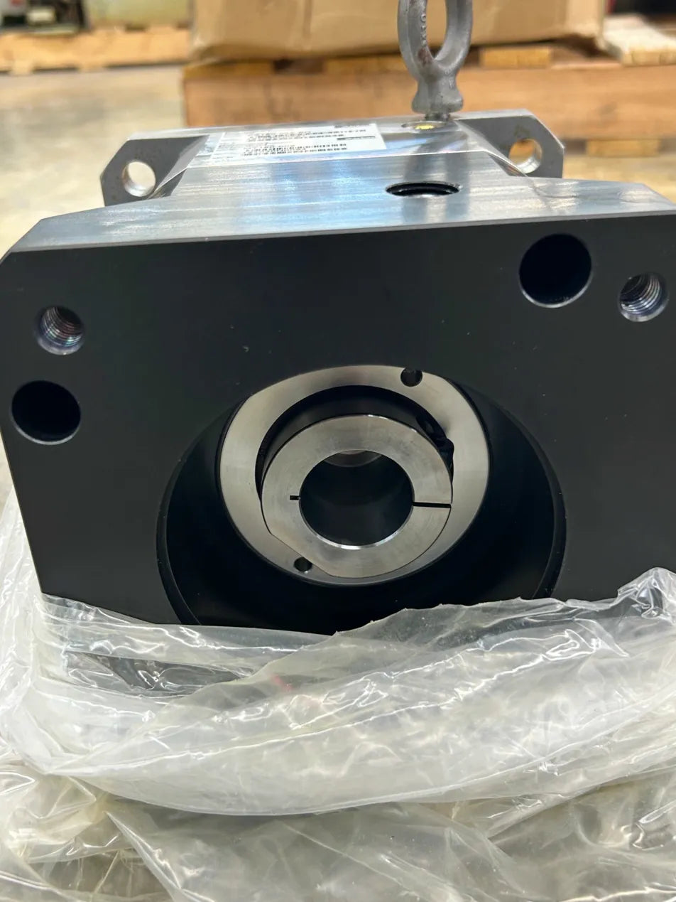 Parker Hannifin Planetary Gearhead PS180-005-SH with MT180-002 motor adapter - Variable 0 RPM - Image 6