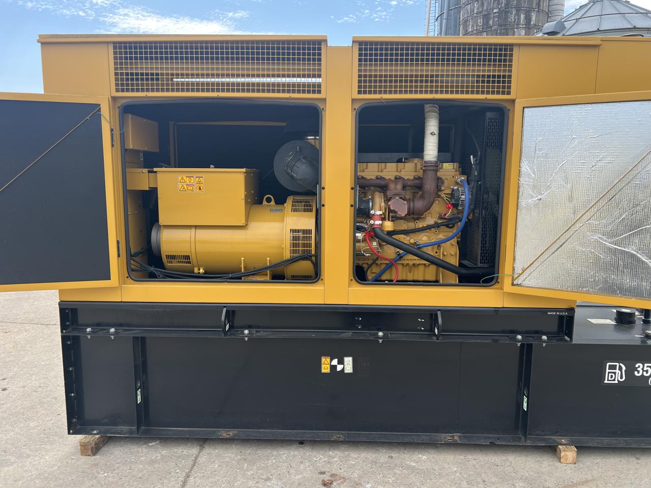 175 KW Caterpillar #D175-2, Diesel Generator Set, 275 HP CAT engine, 1800 RPM, circuit breaker, 277/480 - Image 8