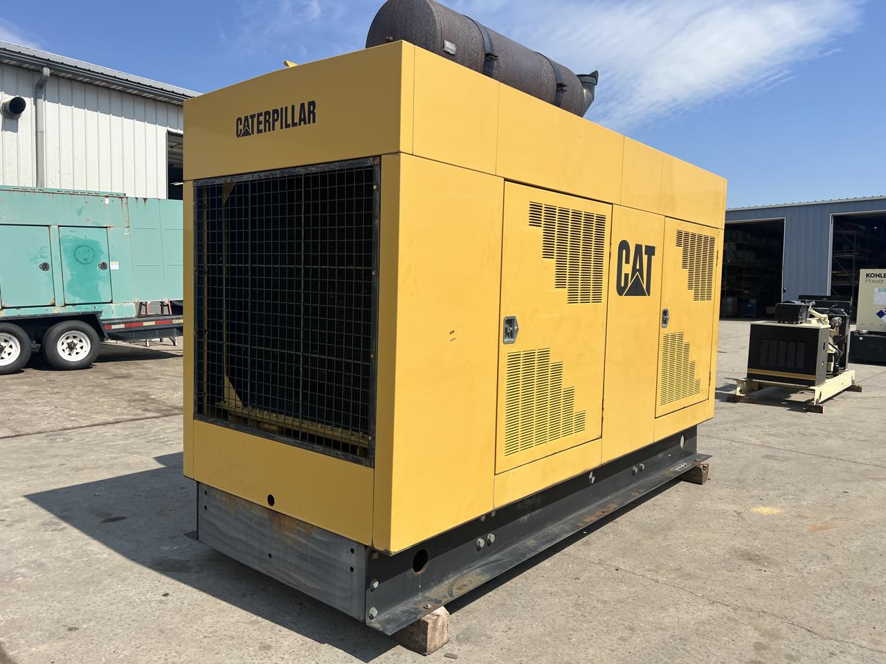 400 KW Caterpillar #SR4B, Diesel Generator Set, 587 HP @ 1800 RPM CAT engine, circuit breaker, 120/208 Volts - Image 2