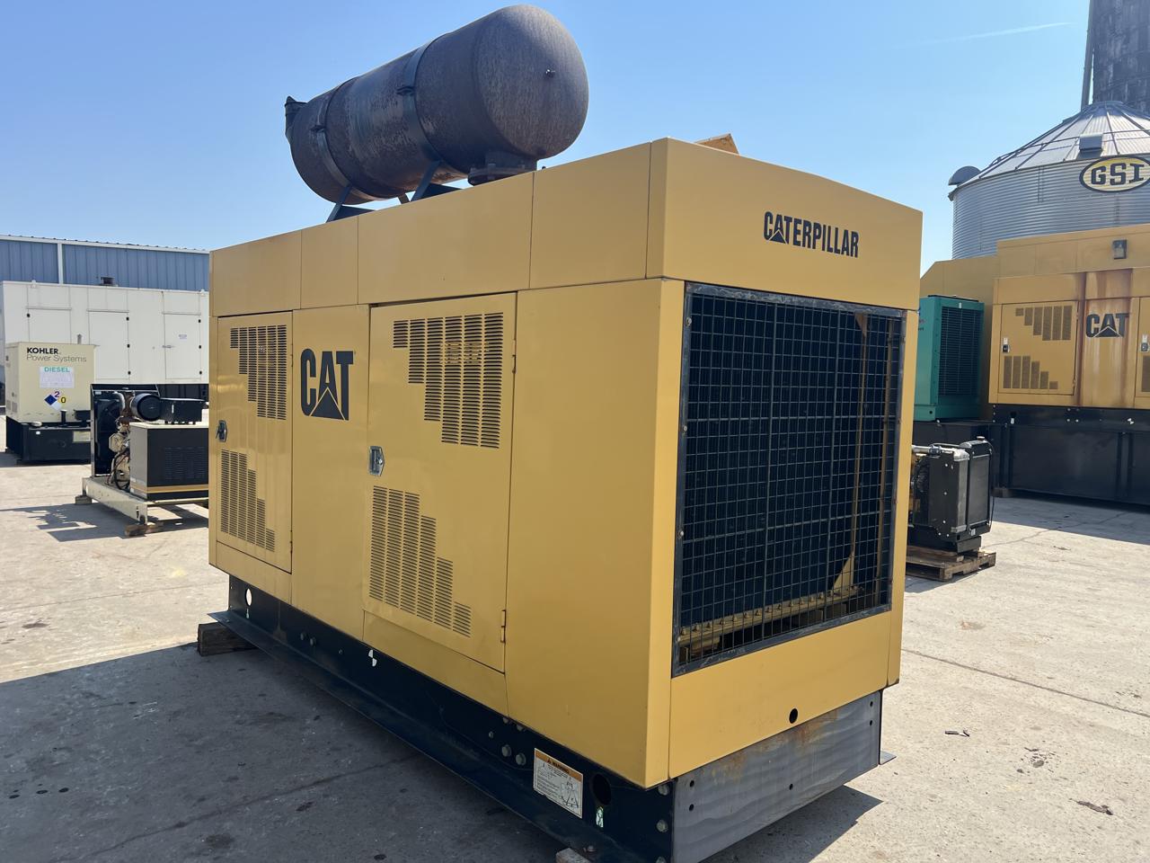 400 KW Caterpillar #SR4B, Diesel Generator Set, 587 HP @ 1800 RPM CAT engine, circuit breaker, 120/208 Volts - Image 3