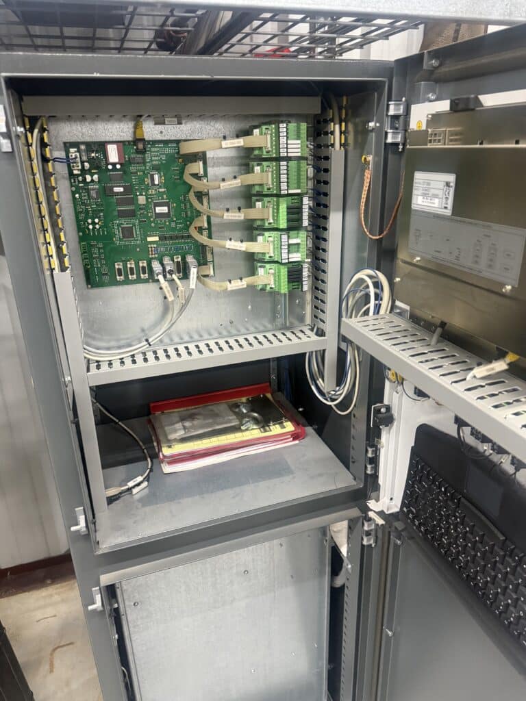 CEMB #VUBN-1000 (Aero), vertical balancing machine, N Series PC based Control, spindle lock, 2012 - Image 7