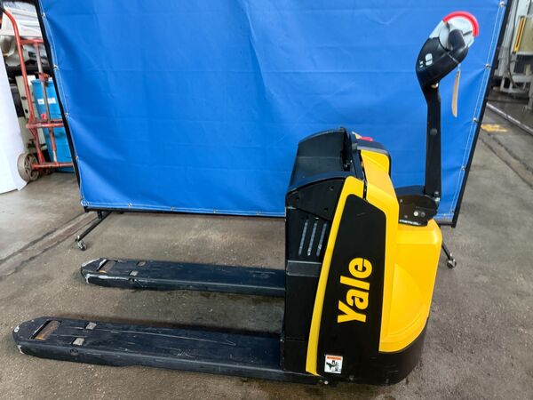 4500 lb. Yale #MPB045VG, electric walkie pallet jack, 48" forks, 2014 - Image 1