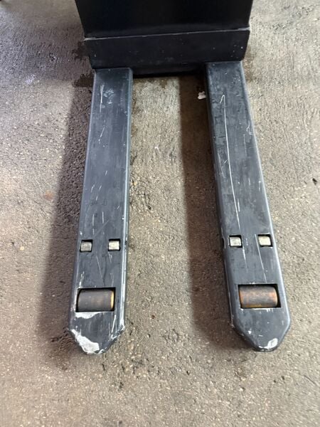 4500 lb. Yale #MPB045VG, electric walkie pallet jack, 48" forks, 2014 - Image 9