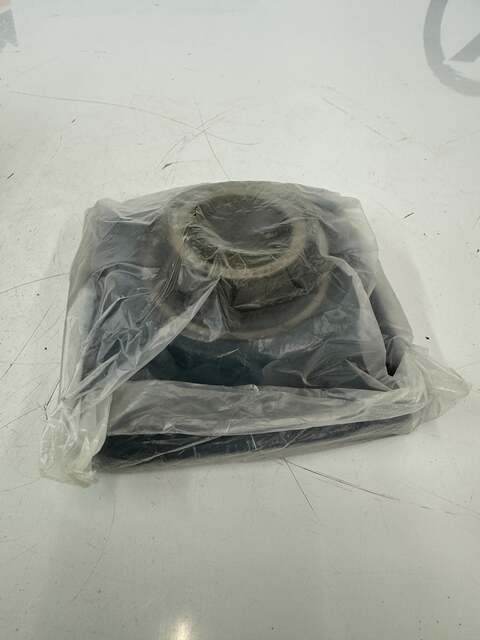 TR Bearing UCF209-27 / UCF211-32 4-Bolt Flange Bearing Unit - 2" Bore - New - Image 3