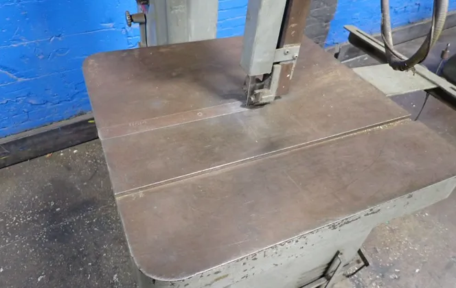19" Powermatic #87, Vertical Band Saw, w/Foot Pedal, 24" x 24" Table - Image 4