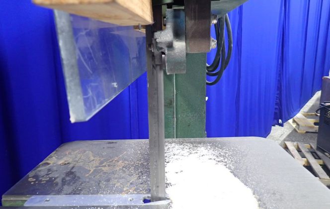 7" Powermatic #81, Vertical Band Saw, 1/8" Blade, 24" x 24" Table, 8.5" Height capacity, 2 HP, 125-600 V - Image 9