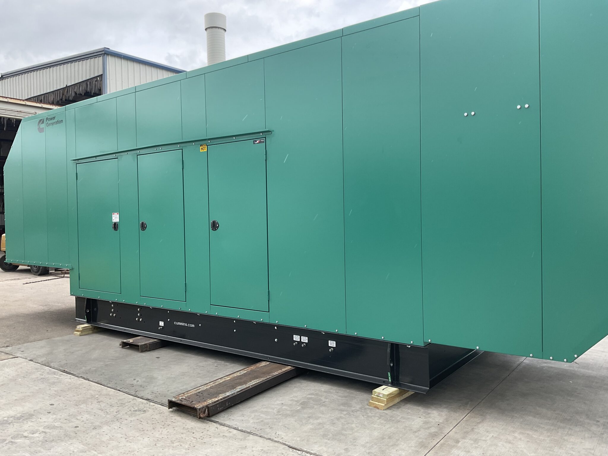 750 KW Cummins #C750N6, natural gas generator set, 277/480 Volts, 3-phase, GTA50E engine, 2026, new - Image 2