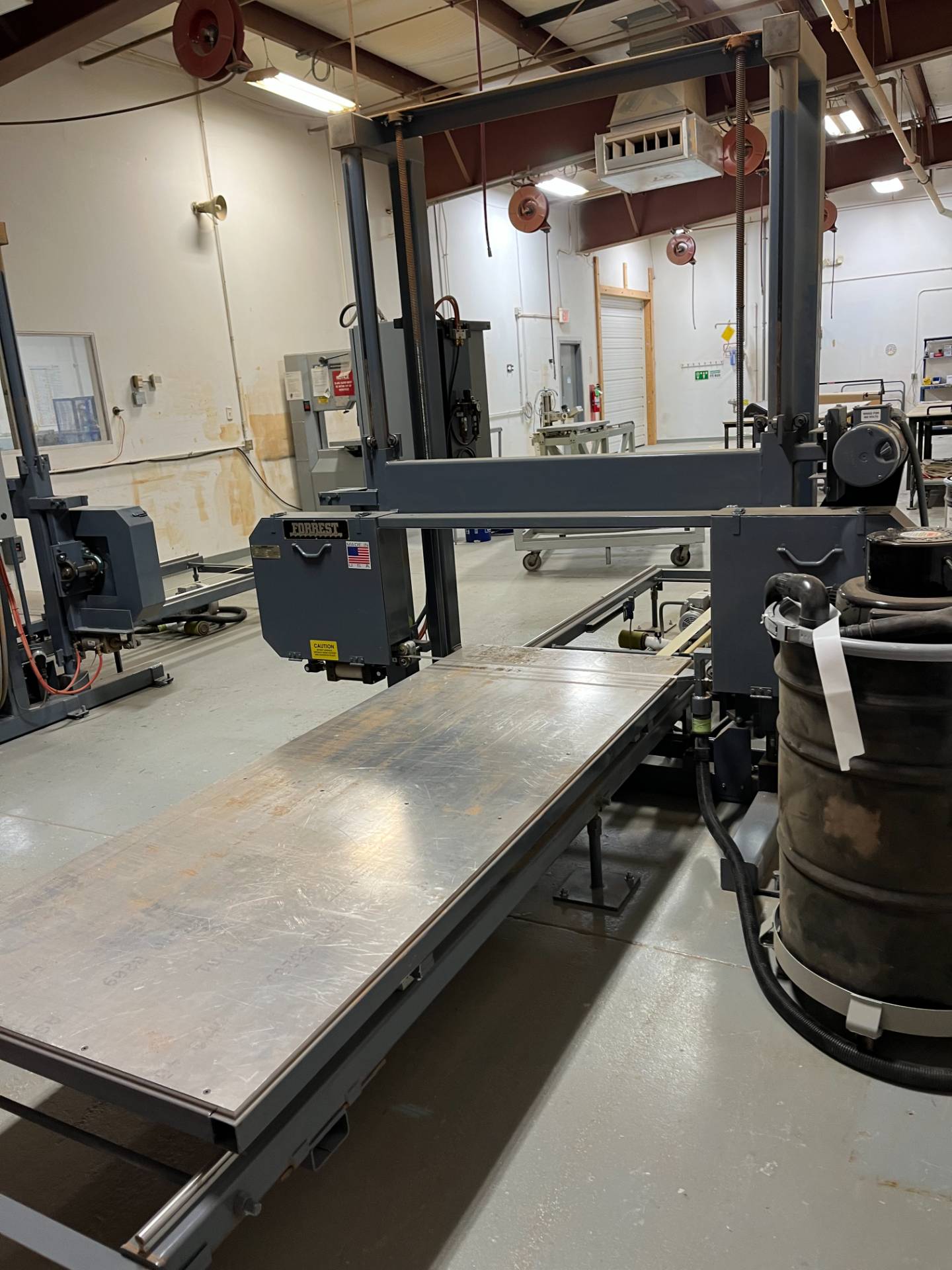 54" x 48" Forrest #480I, Horizontal Bandsaw, 4' x8' table, 2 HP, 3000 FPM, 2017 - Image 4