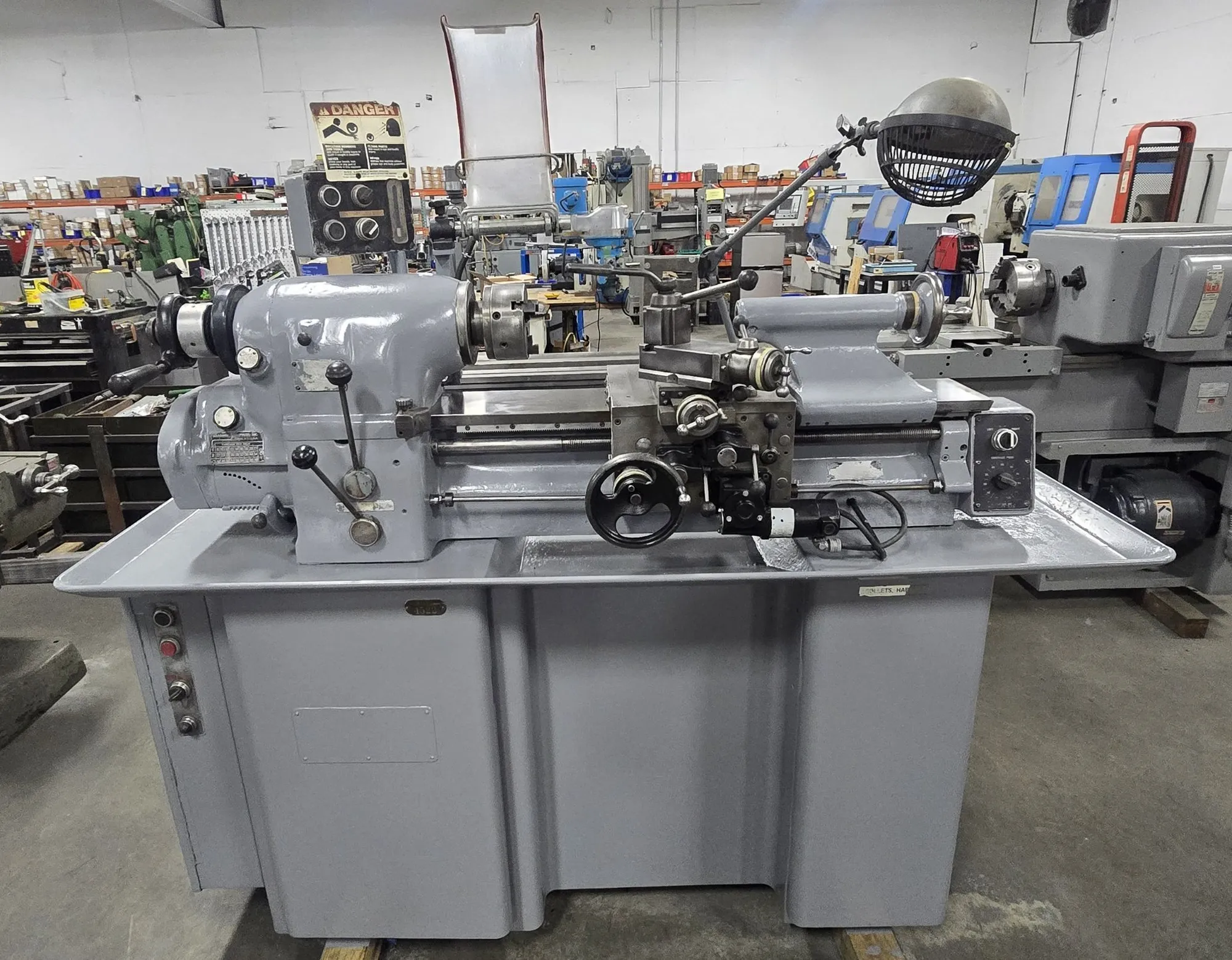 11" x 18" Hardinge #HLV-H, Wide Bed Tool Room Lathe, 5.75" swing over cross slide, 1.5 HP, 3000 RPM (2 - Image 9
