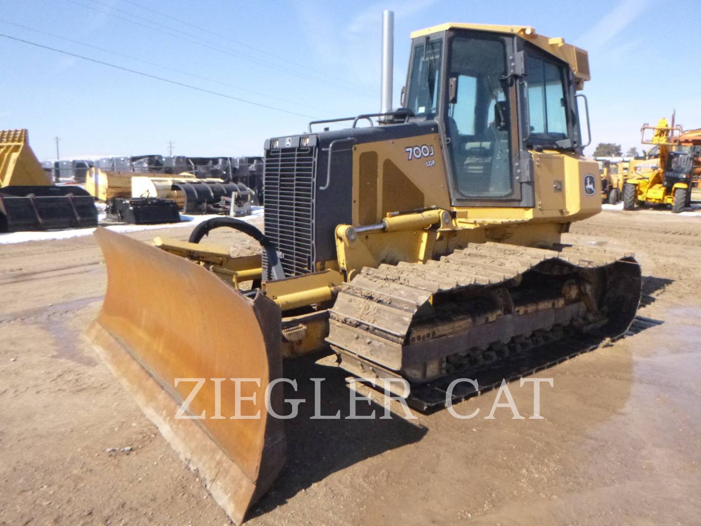 Deere & Co 700J LGP, 10495 hours, S/N: T0700JX115853, 2005 - Image 1