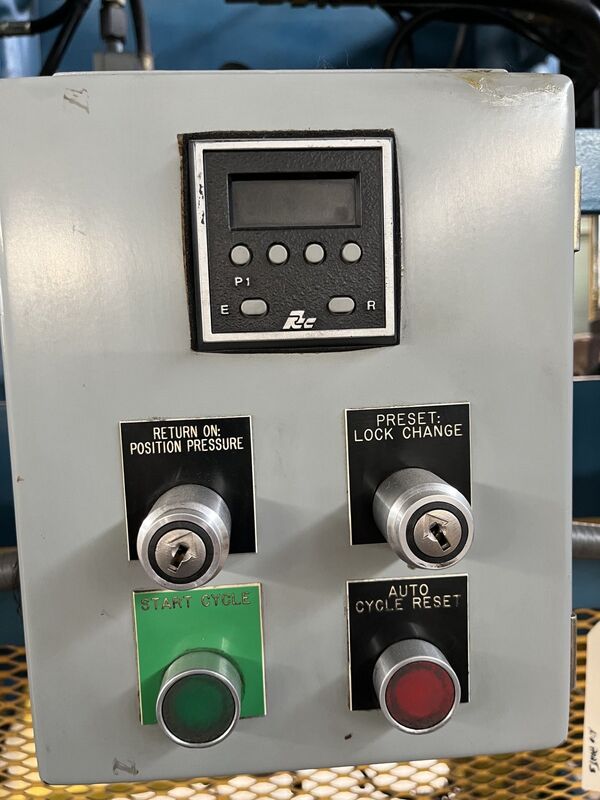 30 Ton, Beckwood #0, 4-post hydraulic press, 6" stroke, 34" x 30" bed/ram area, 5 HP, 2000 - Image 8