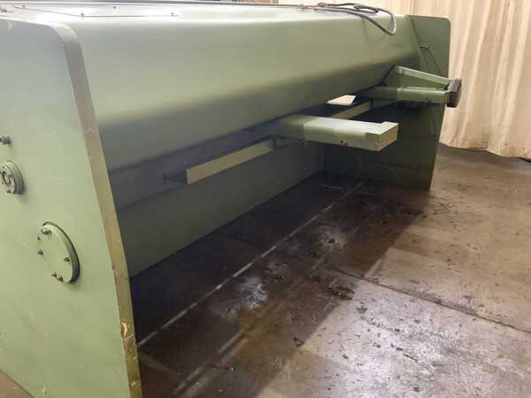 1/4" x 10' Summit #10250, hydraulic squaring shear, 31-1/2" front operated power back gauge, 12" throat, 15 - Image 3