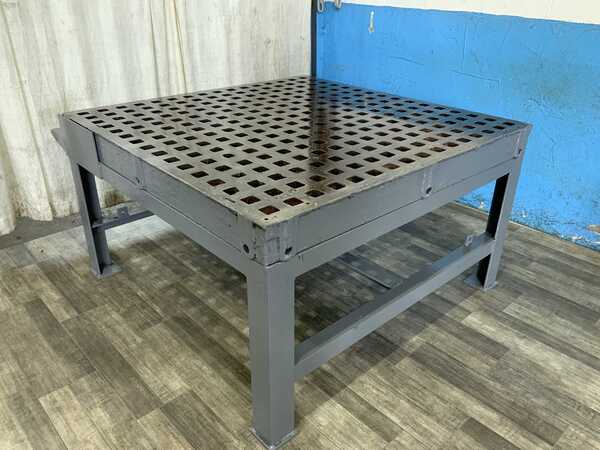 5' x 5' Acorn welding table, 5-1/2" plate thickness, 34" height on stand - Image 1