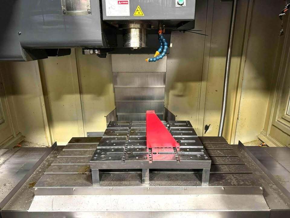 Sharp #SV-4328ST, Vertical Machining Center, 3-Axis, 43.3" X, 27.5" Y, 24" Z, 25.6" x 51.2" Table, 25 HP - Image 4