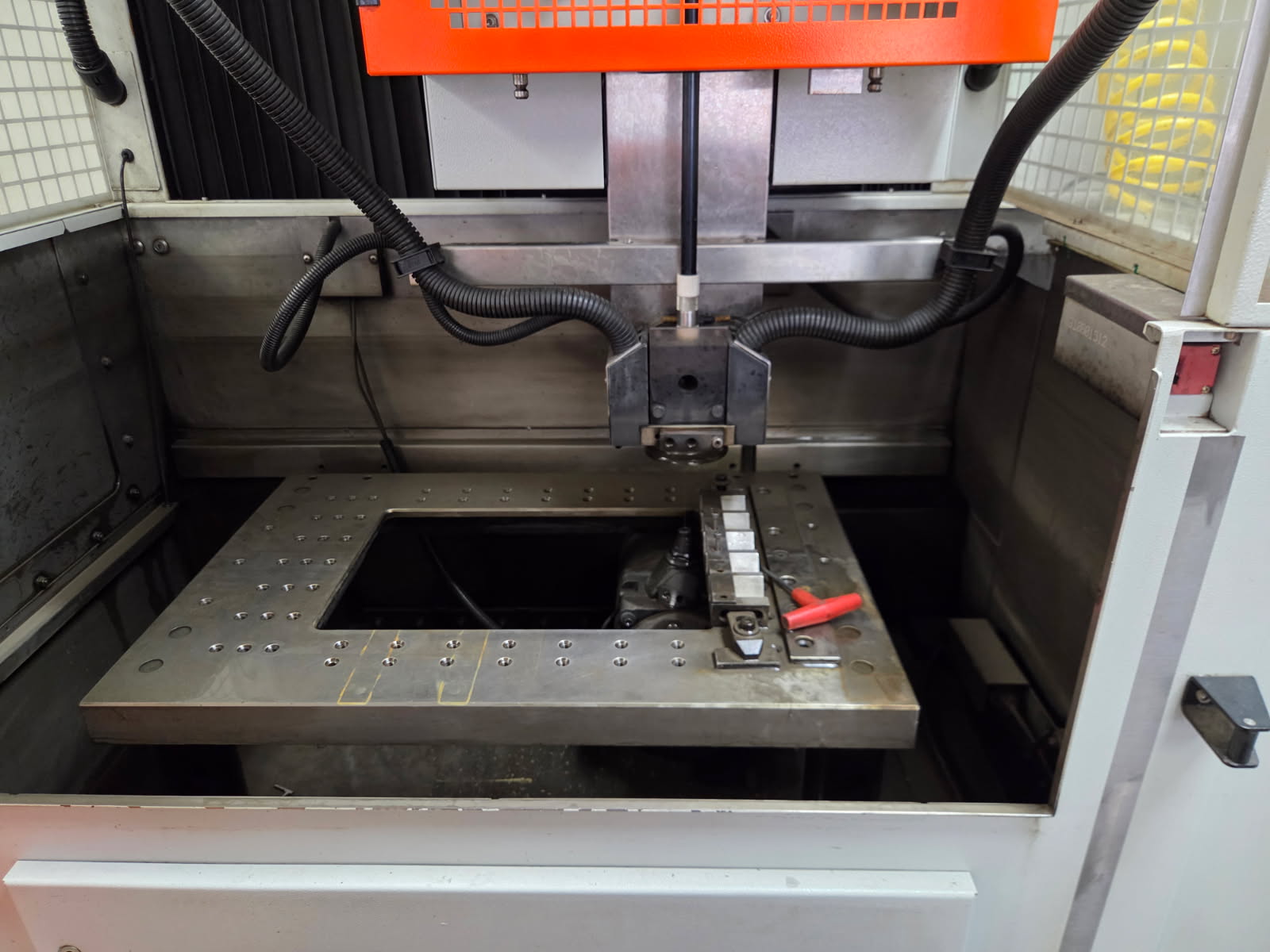 Charmilles Tech Electrical Discharge Machine #Robofil-240, Wire Electrical Discharge Machine, 17000 Hrs., 2002 - Image 3